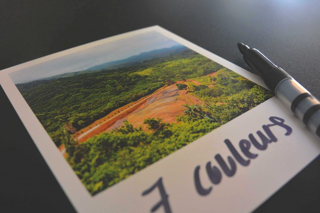 Polaroid terre aux 7 couleurs