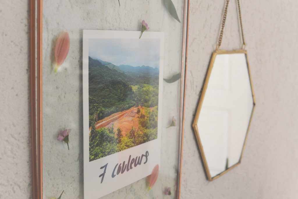 Cadre photo transparent avec polaroid