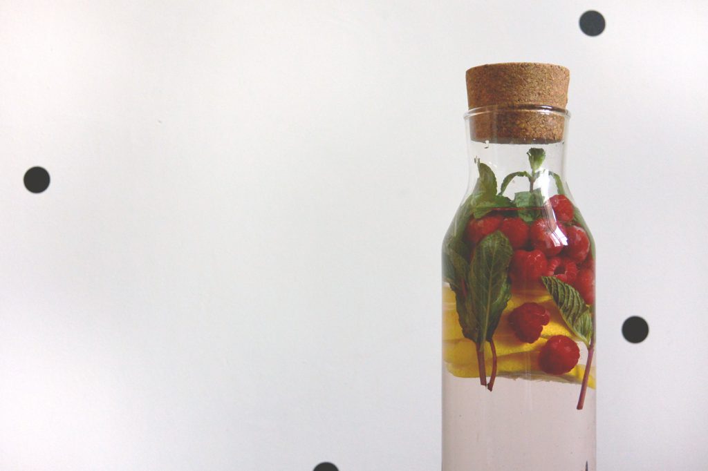 Eau détox – citron, framboise et menthe