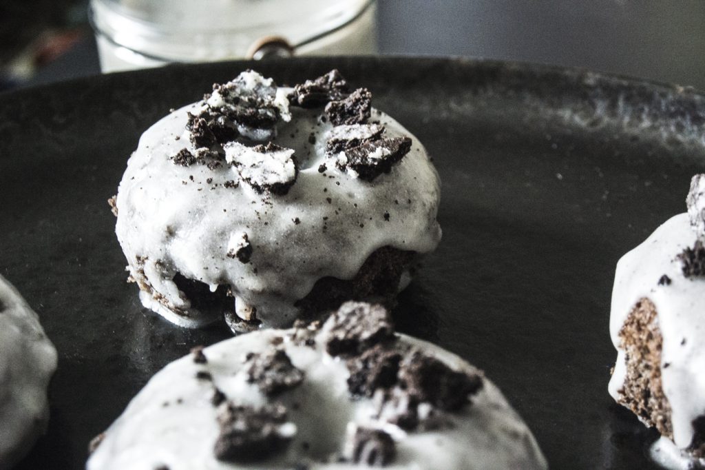 Zoom sur un donuts au four