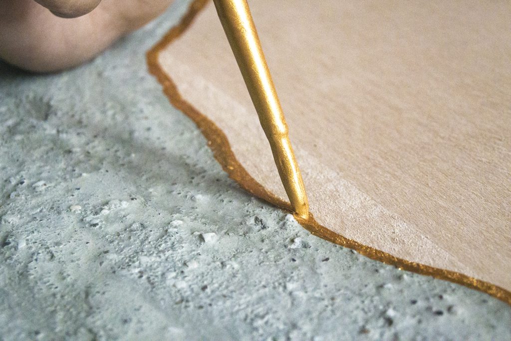 Peinture dorée – imitation technique Kintsugi