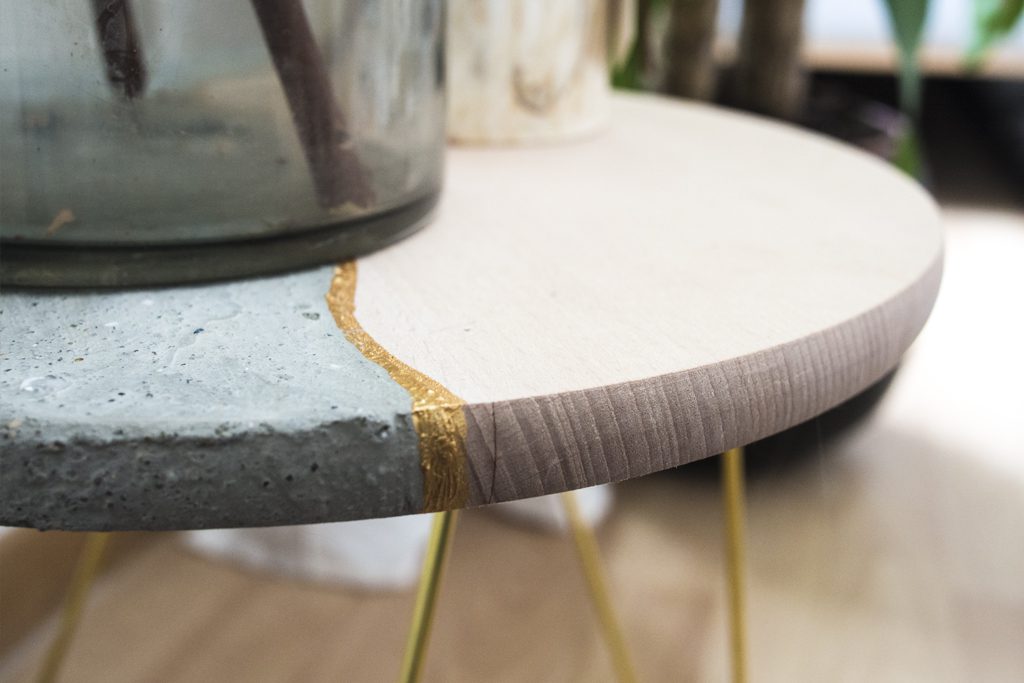 Détail table, peinture style Kintsugi