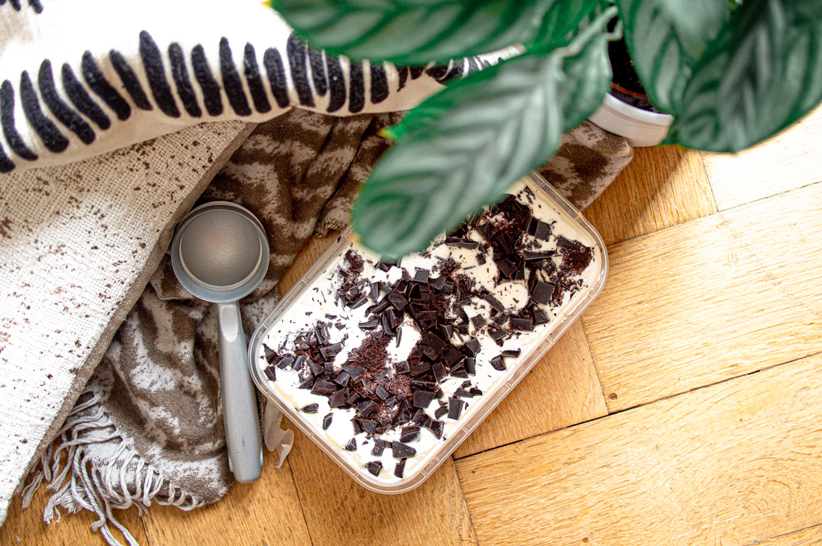 Glace stracciatella et fleur d'oranger
